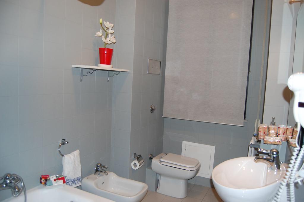 B&B Strasburgo Palermo Buitenkant foto